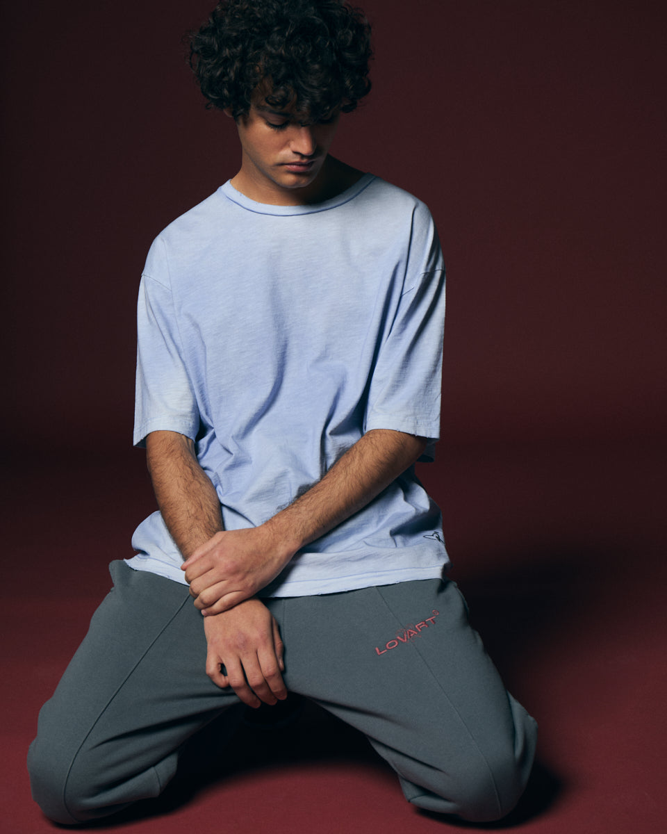Calça jogging com nervura frontal.