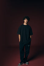 Calça jogging com nervura frontal.