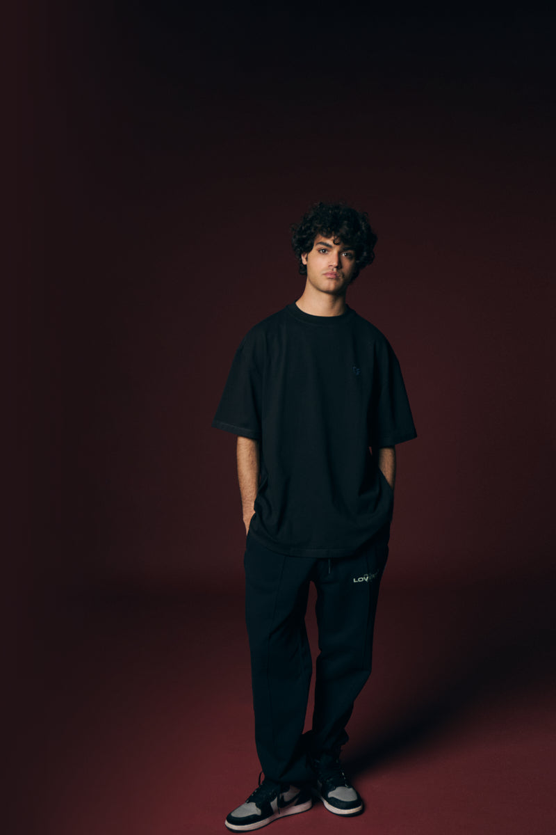 Calça jogging com nervura frontal.