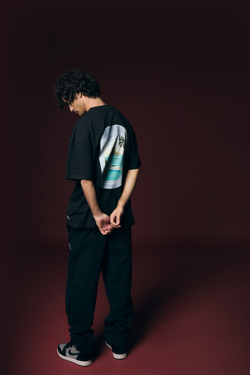 Calça jogging com nervura frontal.