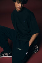 Calça jogging com nervura frontal.