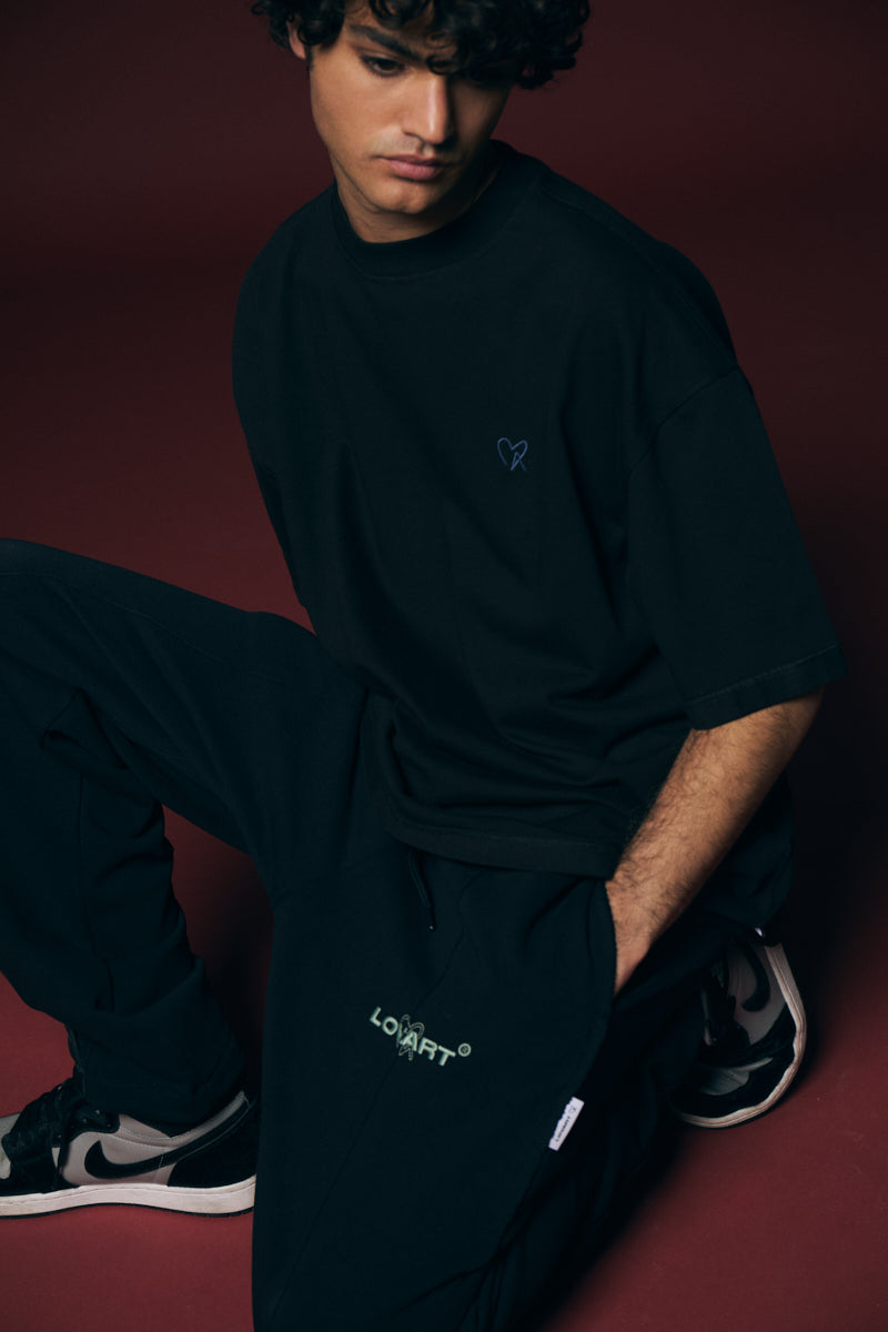 Calça jogging com nervura frontal.