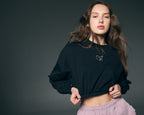 Sudadera crop negra