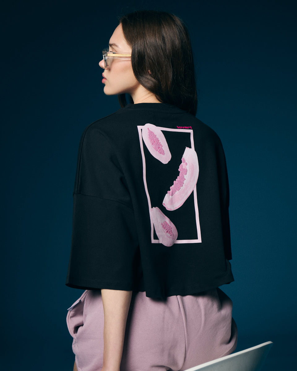 Camiseta negra crop taste like papaya