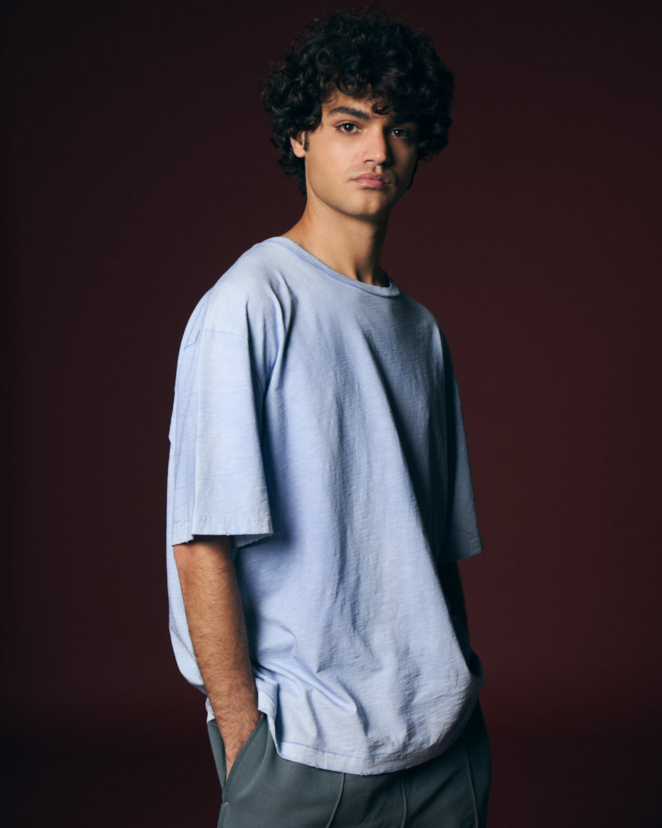 T-shirt azul spray