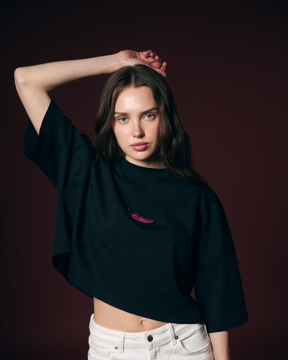 Camiseta crop negra chili