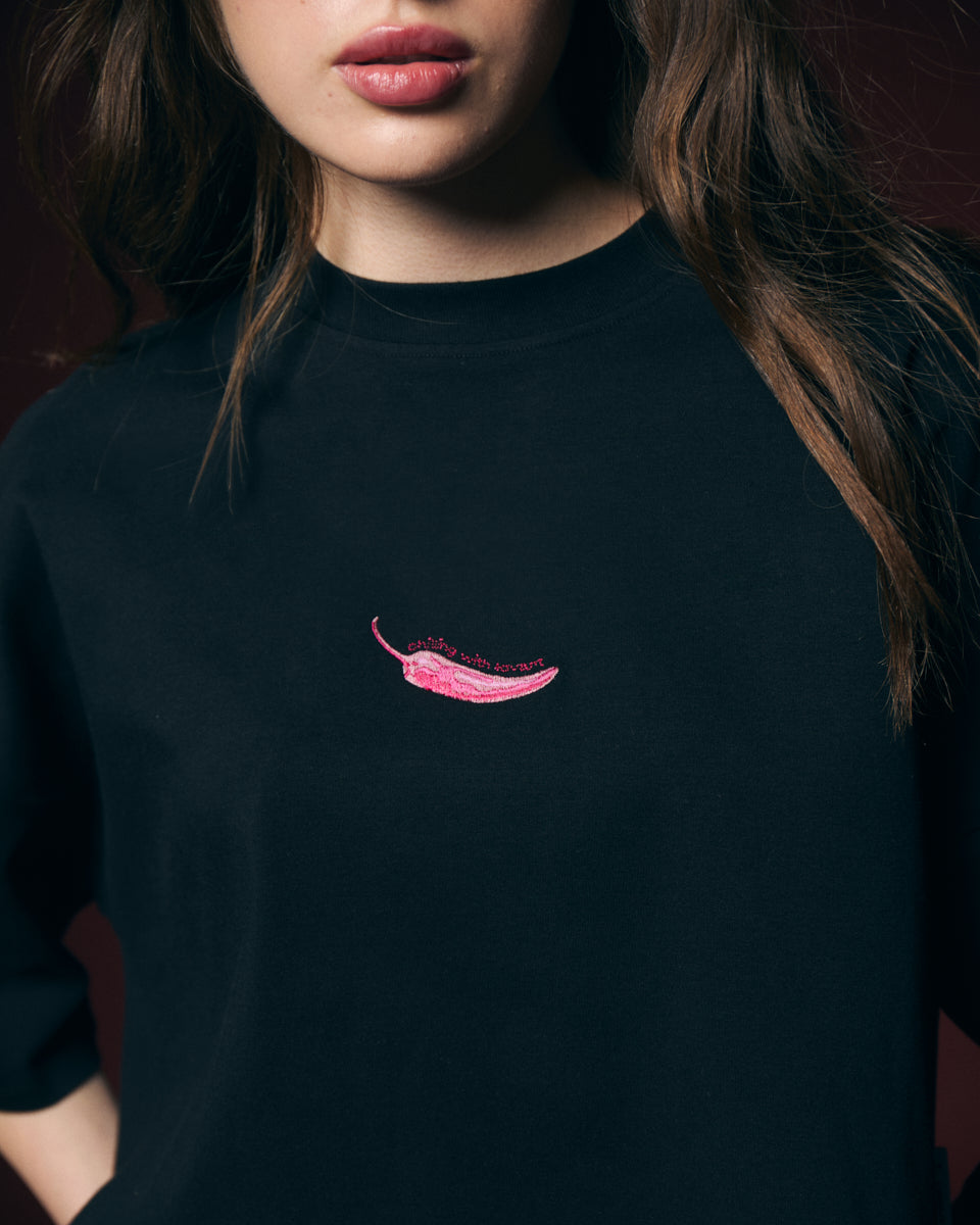 Camiseta crop negra chili