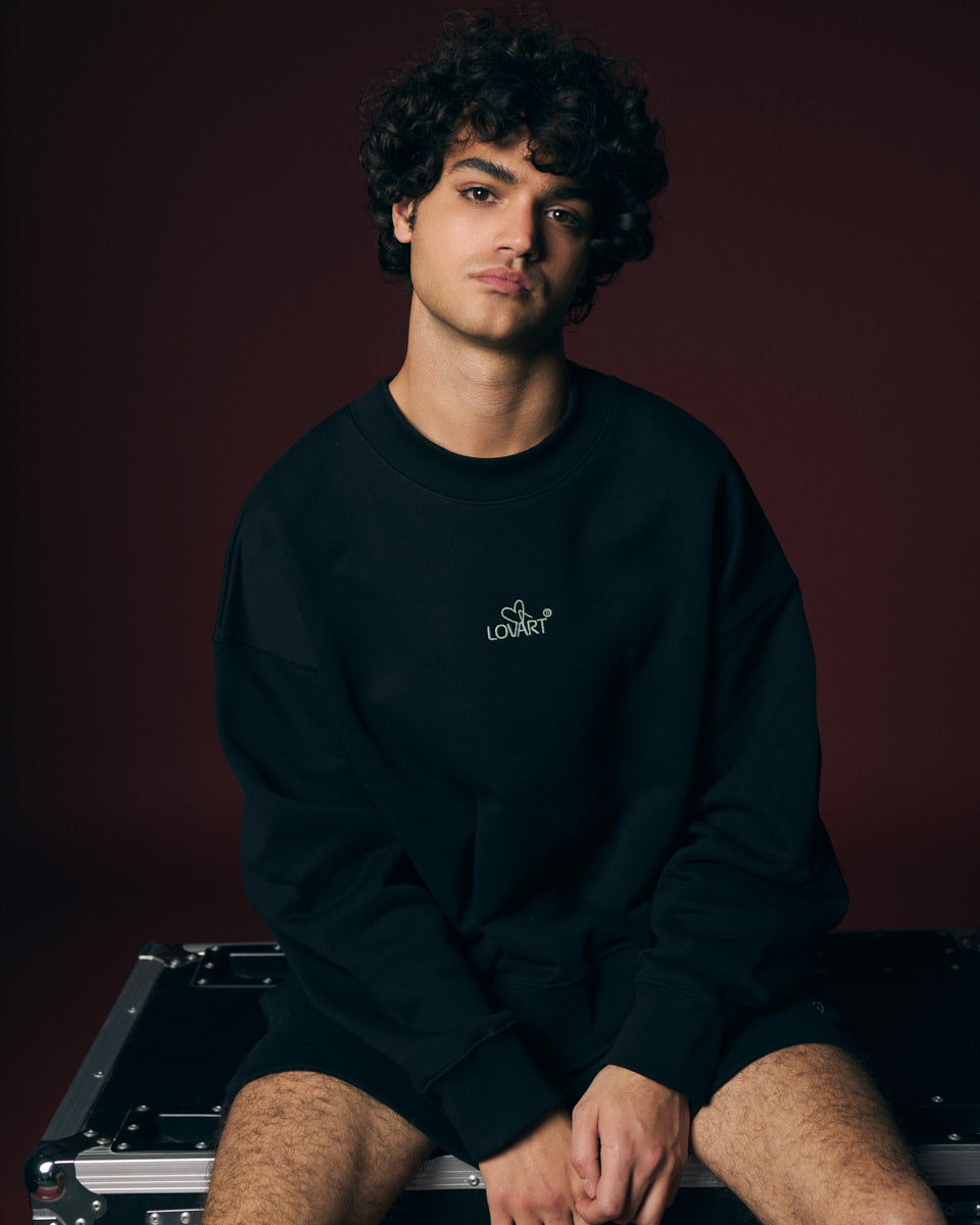 Sudadera negra barco