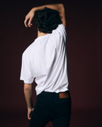 T-shirt blanca con bolsillo
